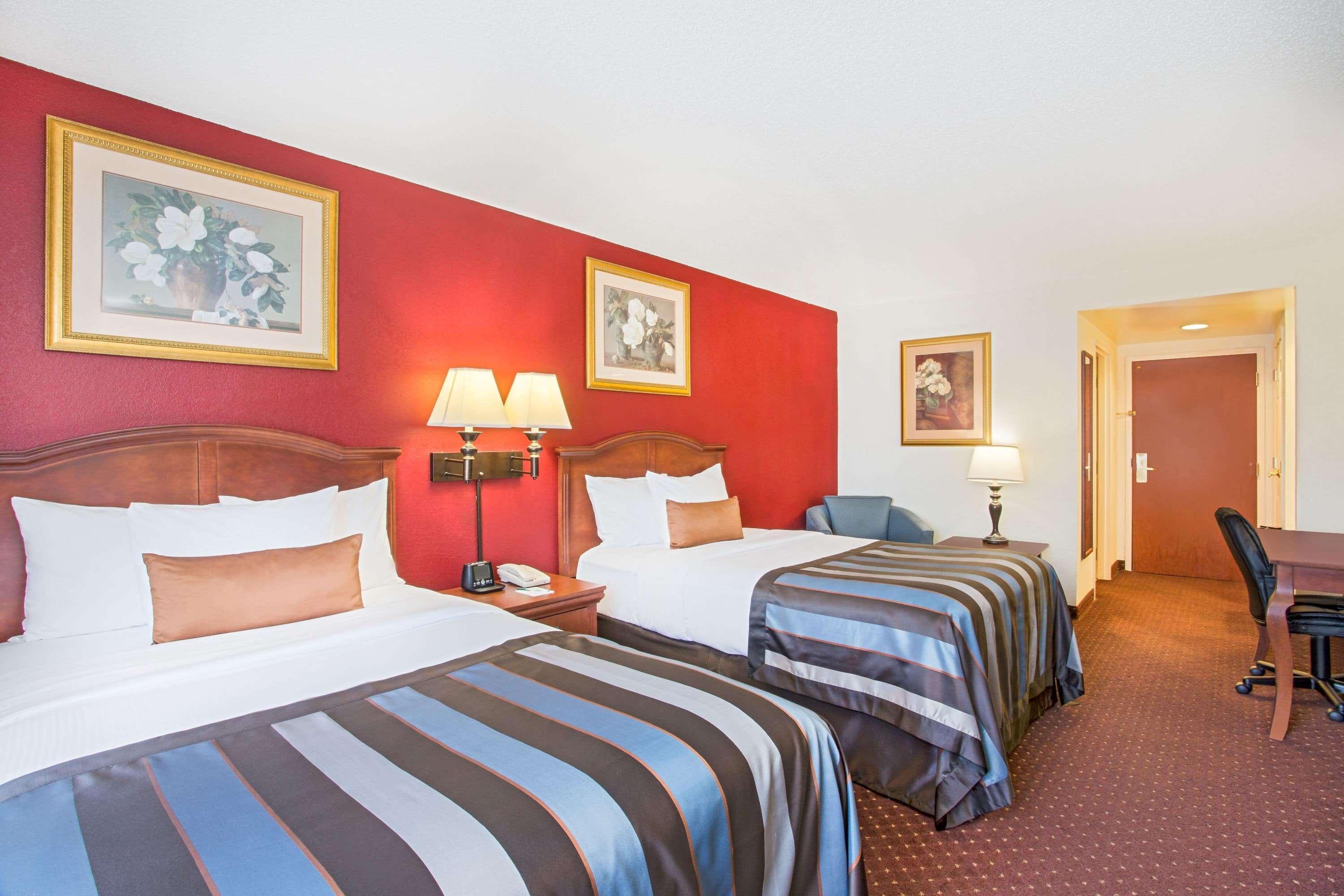 Holiday Inn Express & Suites - Mobile - I-65 By Ihg Екстериор снимка