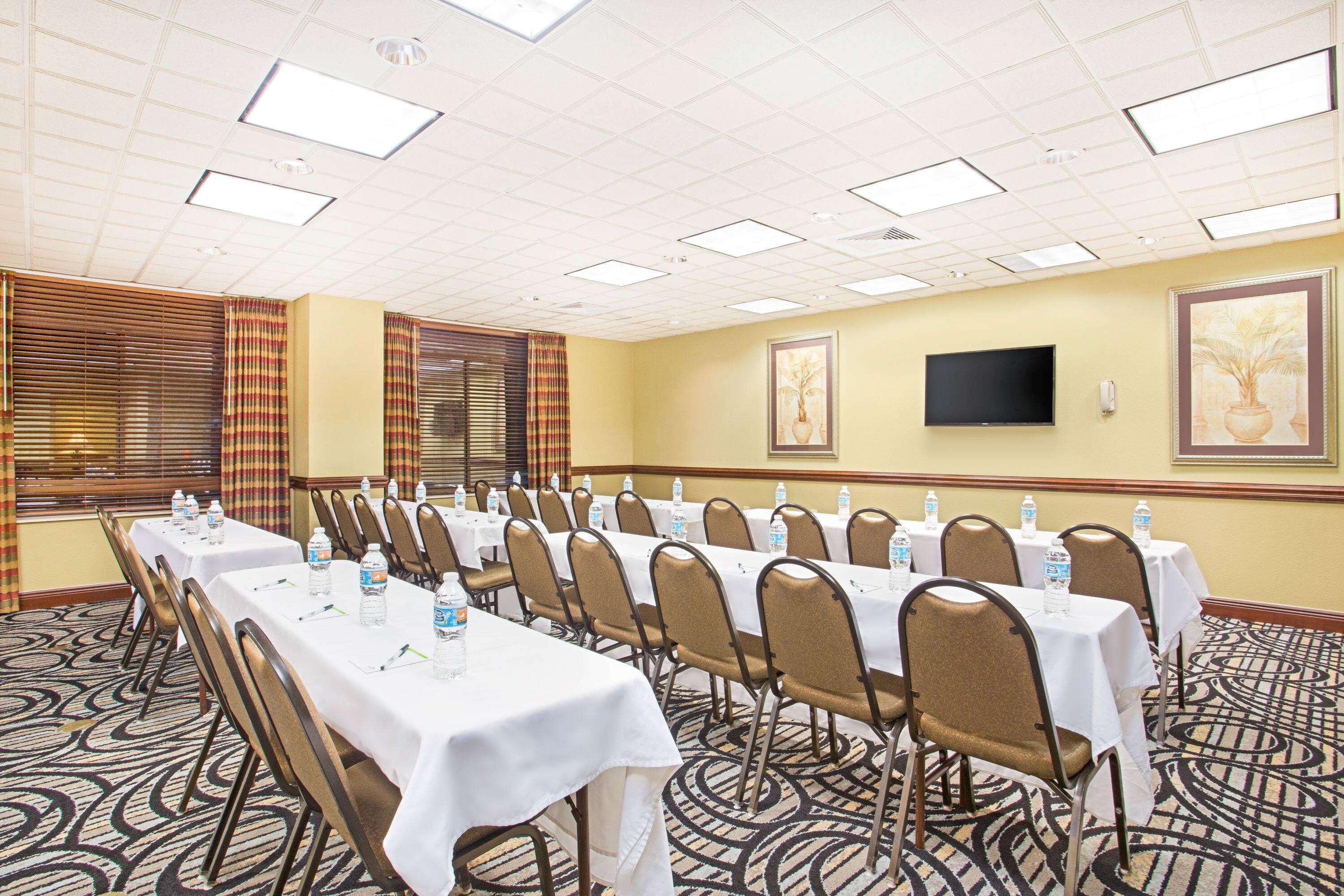 Holiday Inn Express & Suites - Mobile - I-65 By Ihg Екстериор снимка