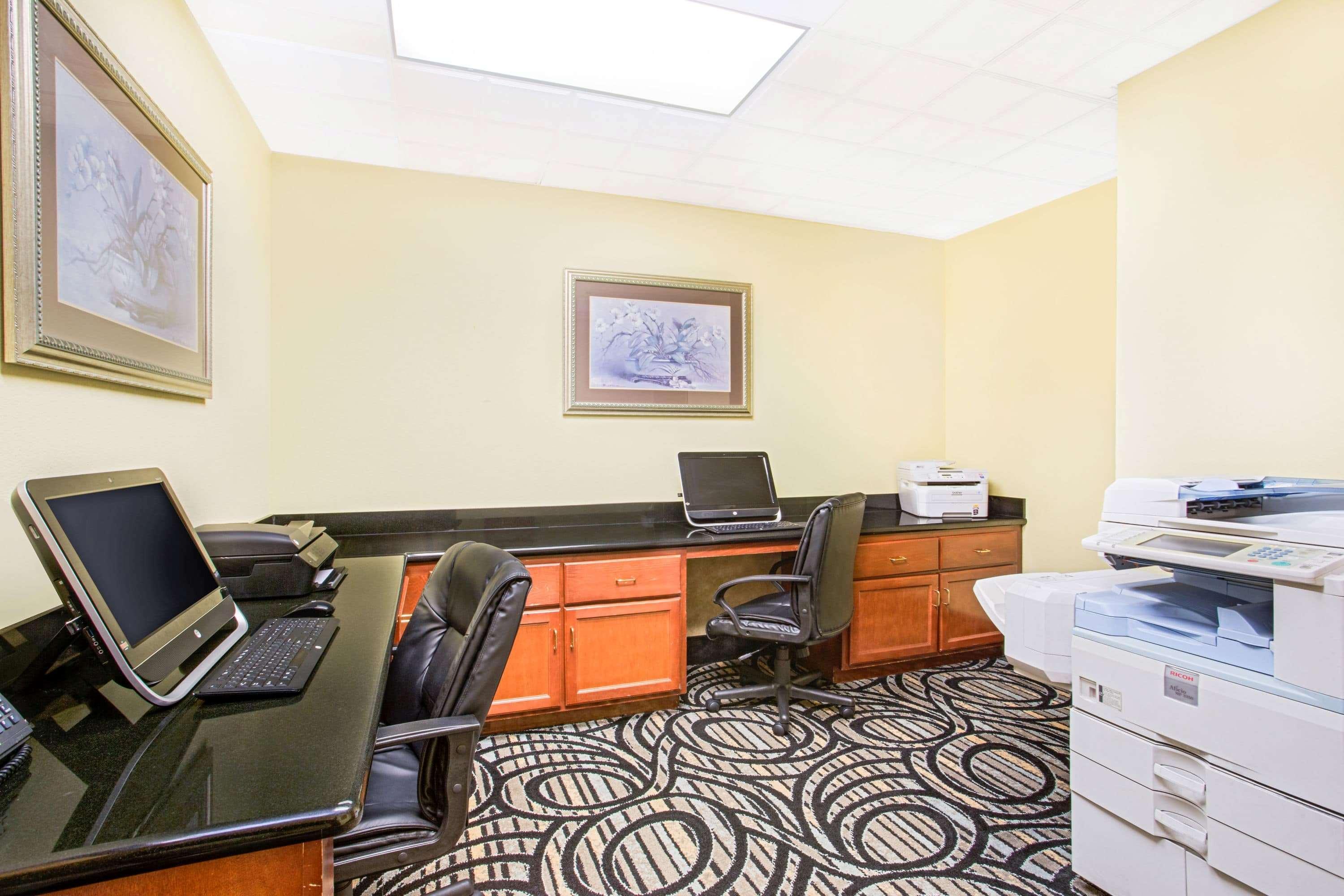 Holiday Inn Express & Suites - Mobile - I-65 By Ihg Екстериор снимка