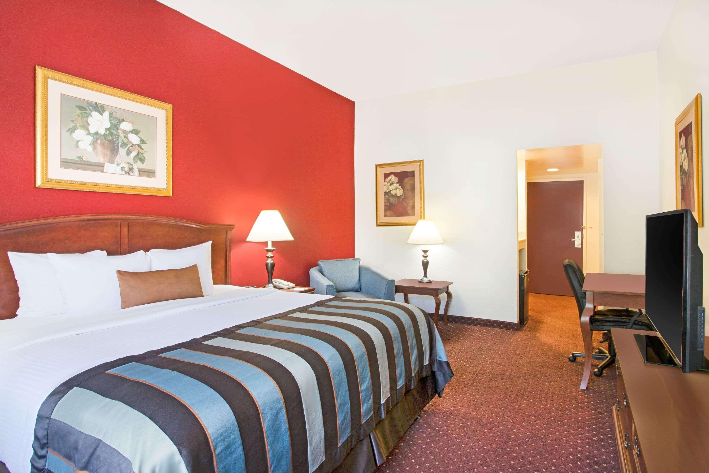 Holiday Inn Express & Suites - Mobile - I-65 By Ihg Екстериор снимка