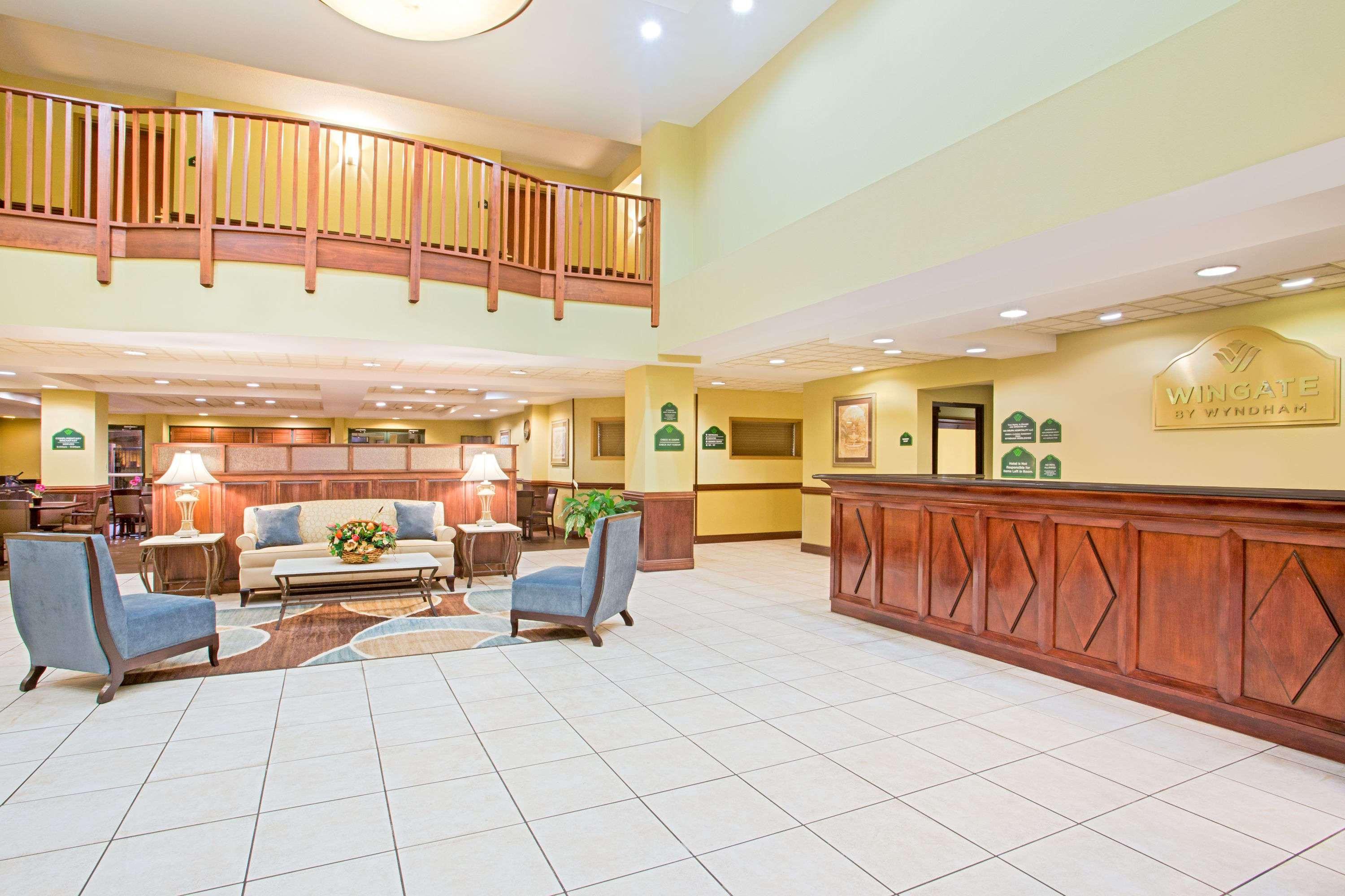 Holiday Inn Express & Suites - Mobile - I-65 By Ihg Екстериор снимка