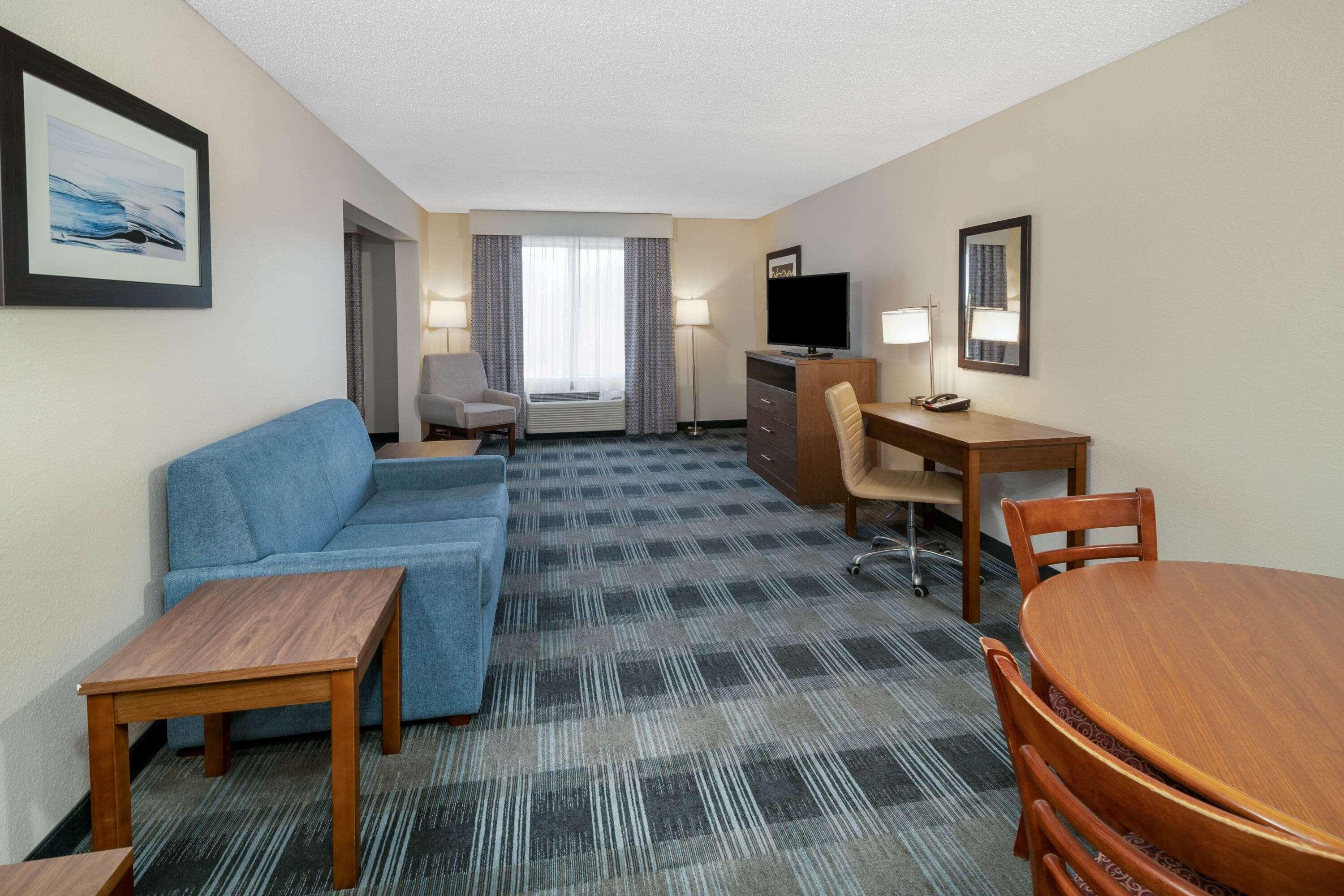 Holiday Inn Express & Suites - Mobile - I-65 By Ihg Екстериор снимка