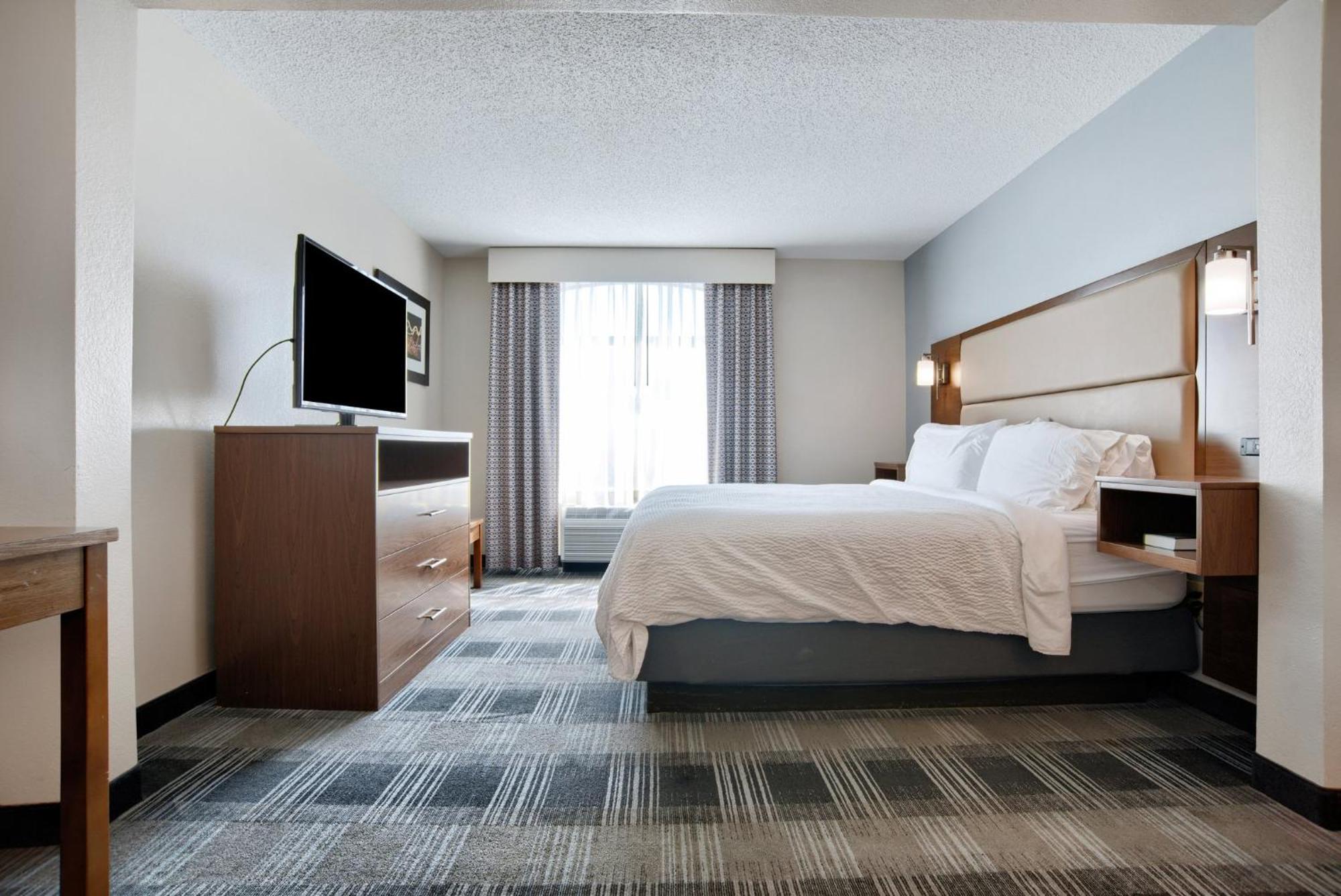 Holiday Inn Express & Suites - Mobile - I-65 By Ihg Екстериор снимка