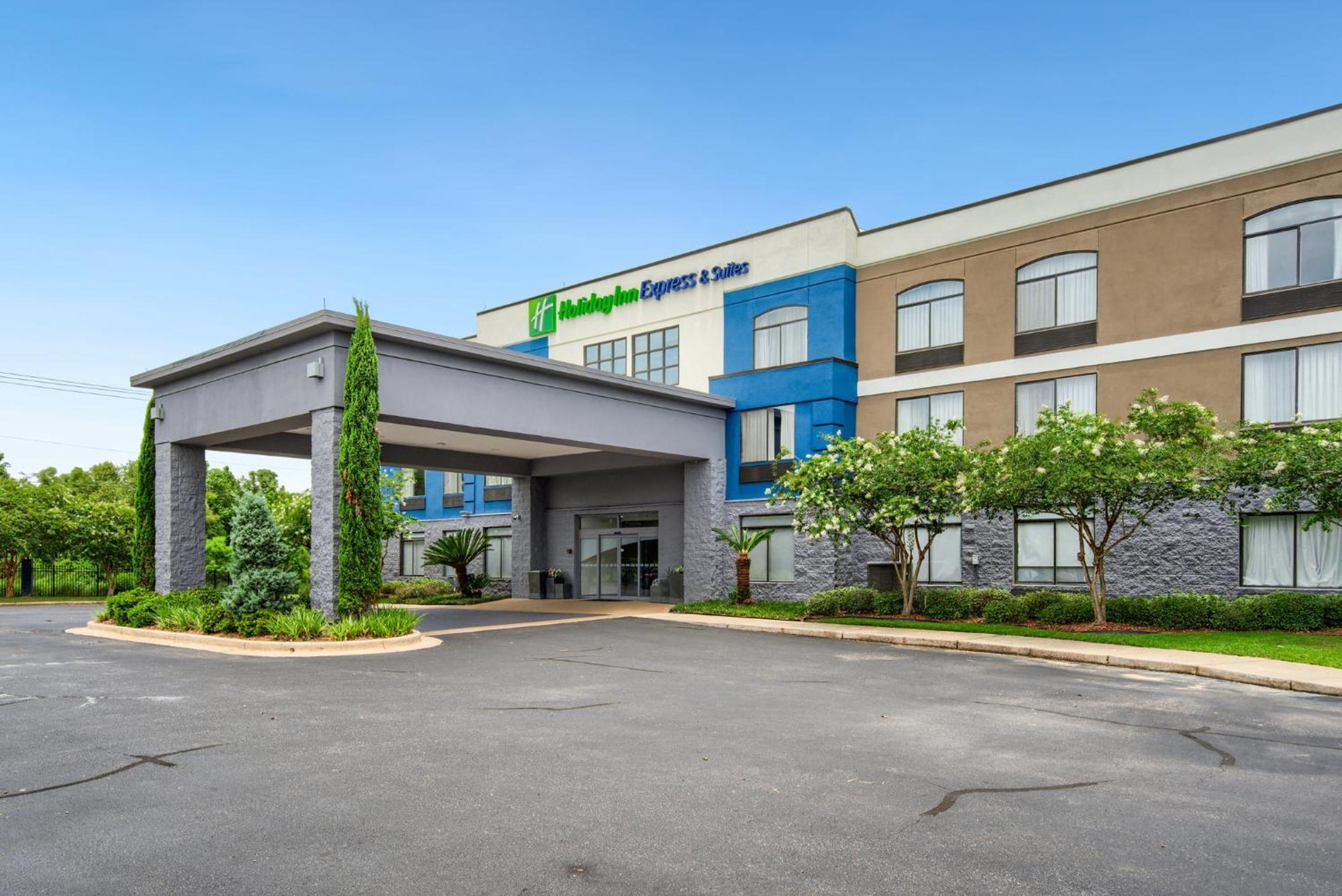 Holiday Inn Express & Suites - Mobile - I-65 By Ihg Екстериор снимка